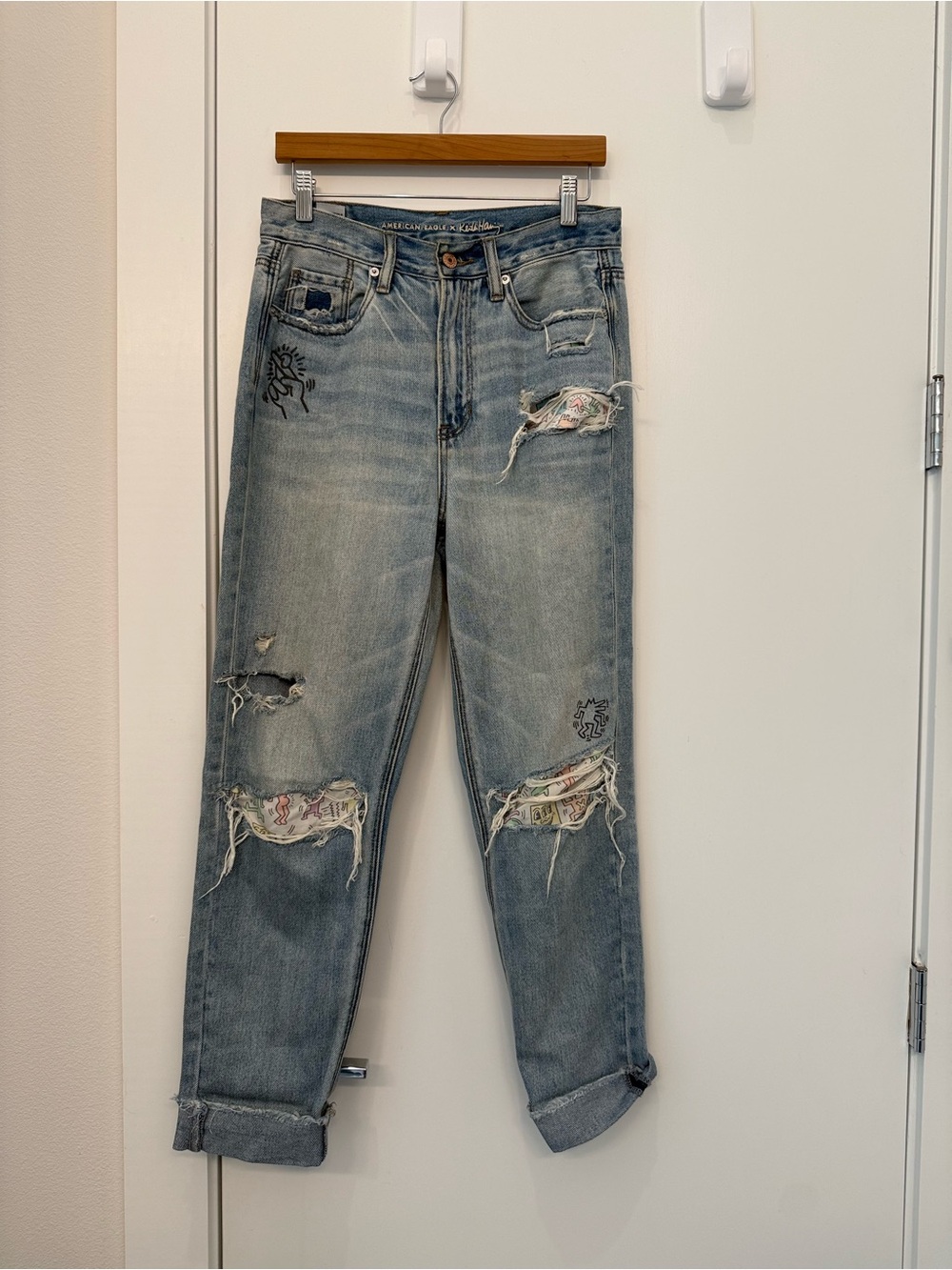 American Eagle Keith Haring Patched Mom Jeans Size 4 - Picture 3 of 9